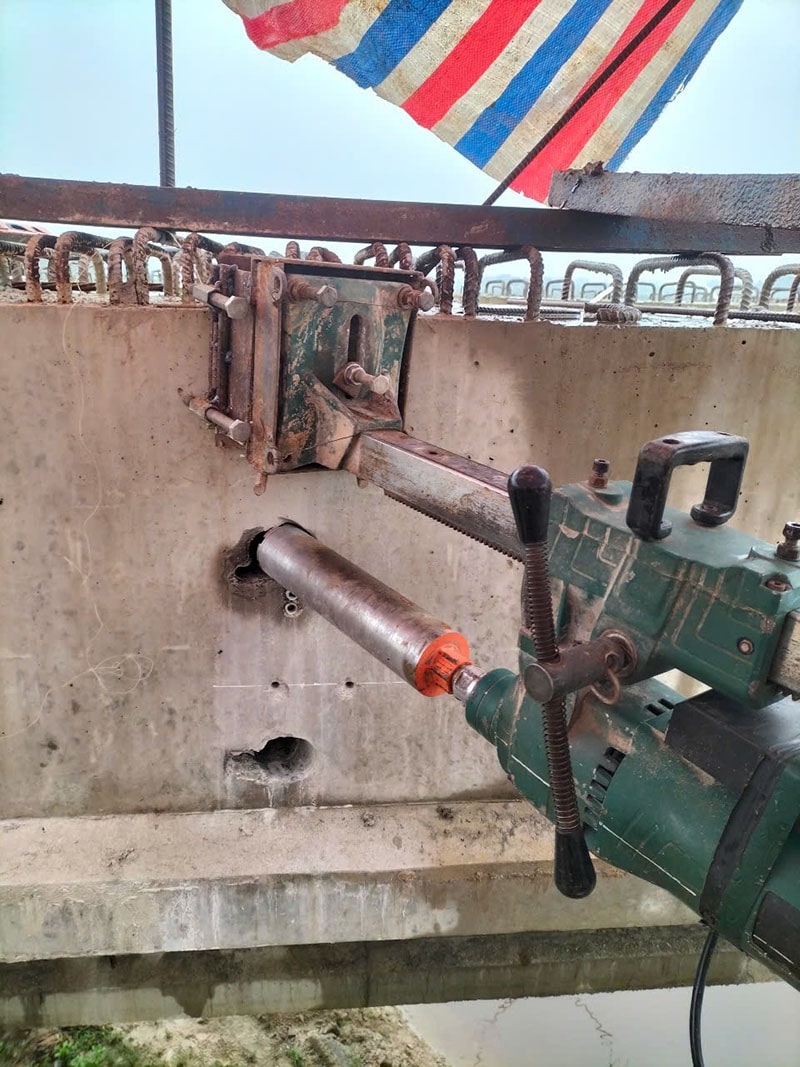Khoan cắt bên tông giá rẻ